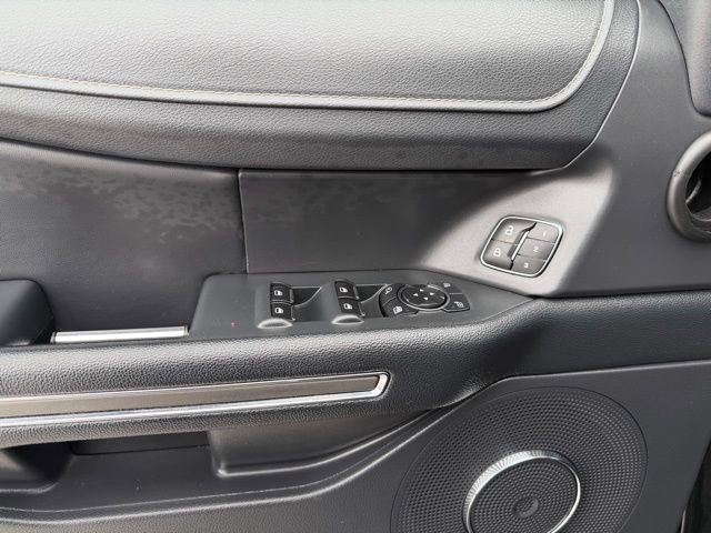 Used 2024 Ford Expedition Max XLT image 25
