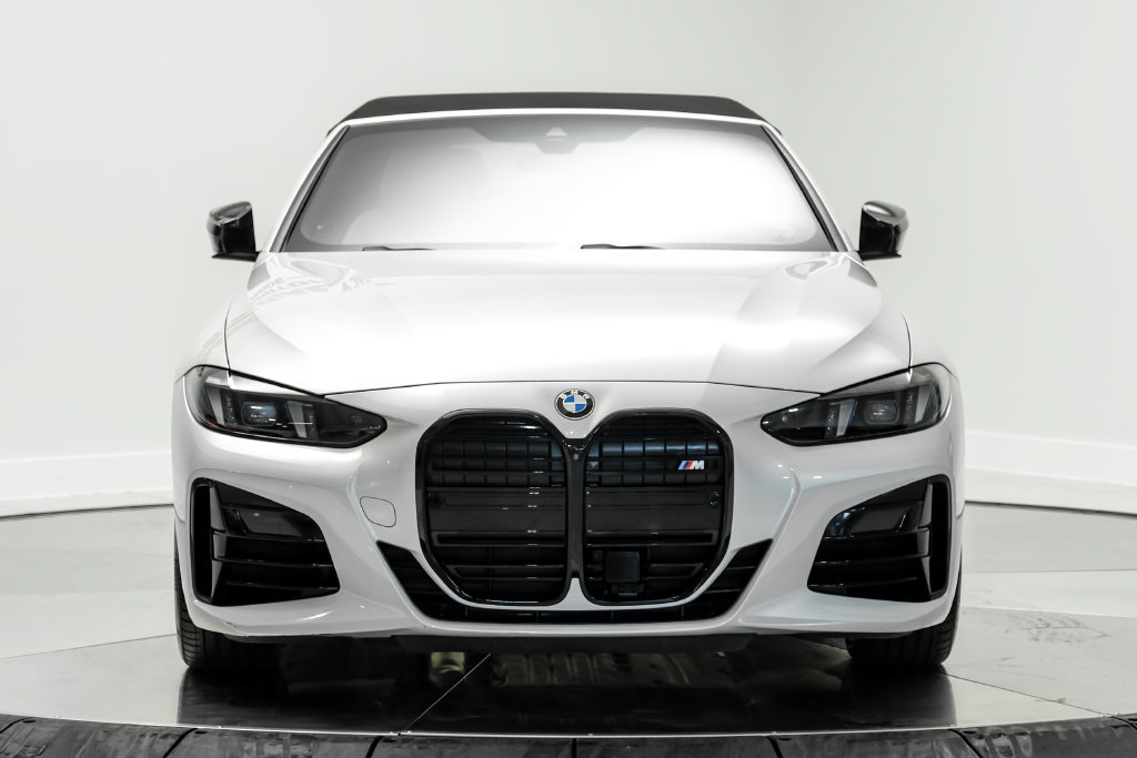 Used 2025 BMW M440i Convertible w/ Premium Package RWD image 4
