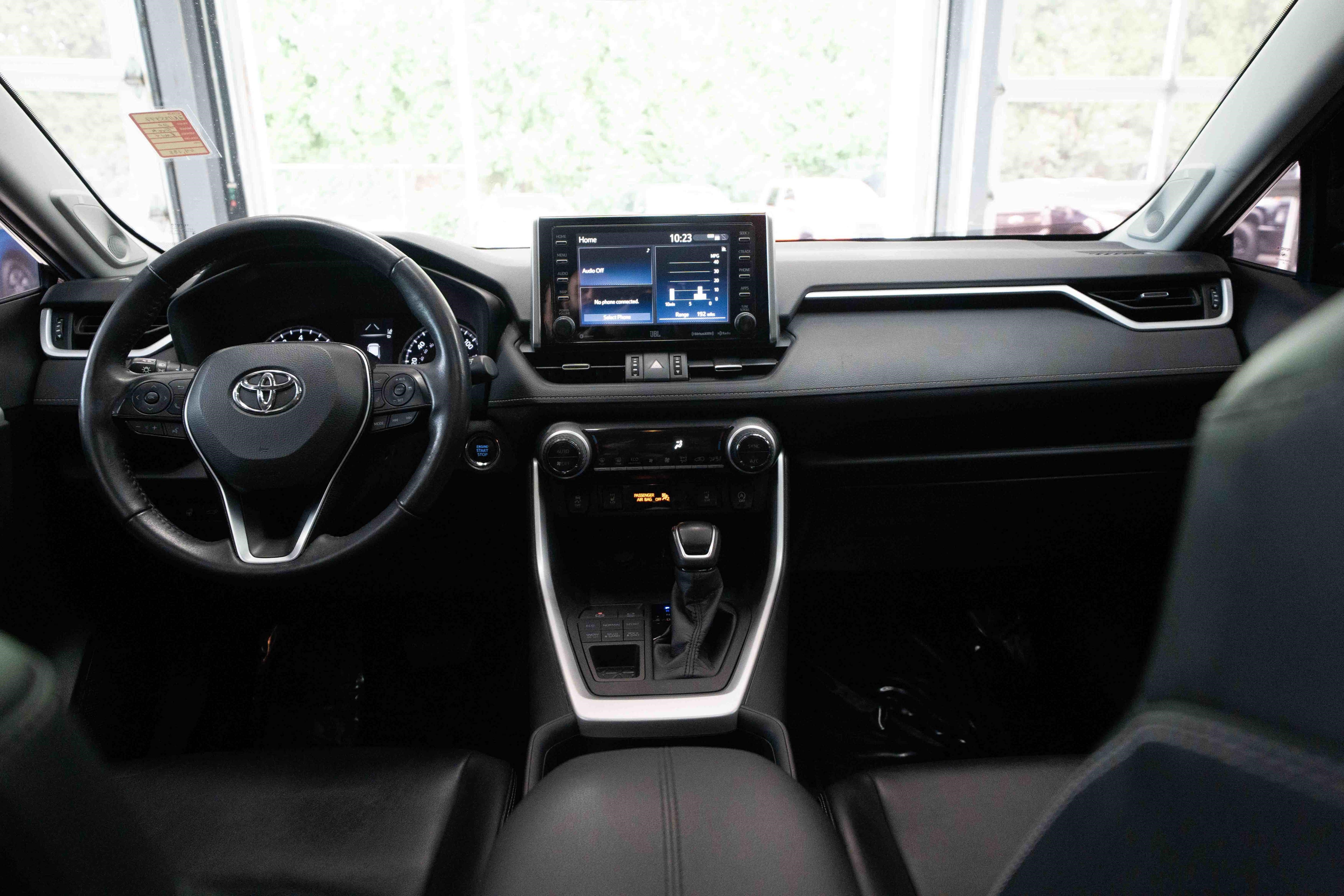 Certified 2020 Toyota RAV4 XLE Premium AWD/4WD image 21