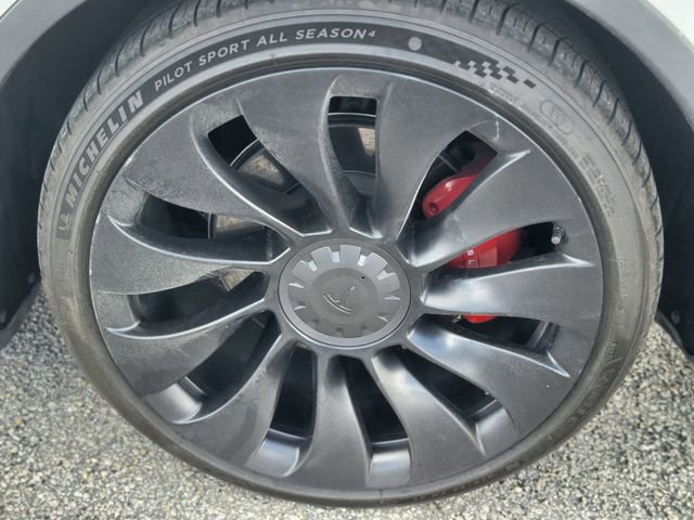 Used 2022 Tesla Model Y Performance image 7