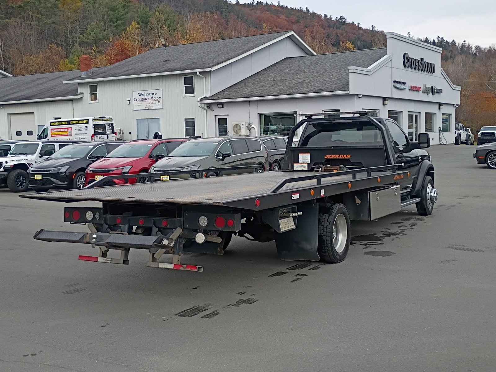 Used 2024 RAM 5500 SLT w/ Quick Order Package 2YG SLT AWD/4WD image 6
