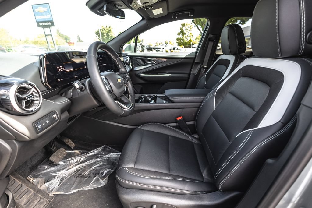 Used 2024 Chevrolet Blazer EV LT AWD/4WD image 17