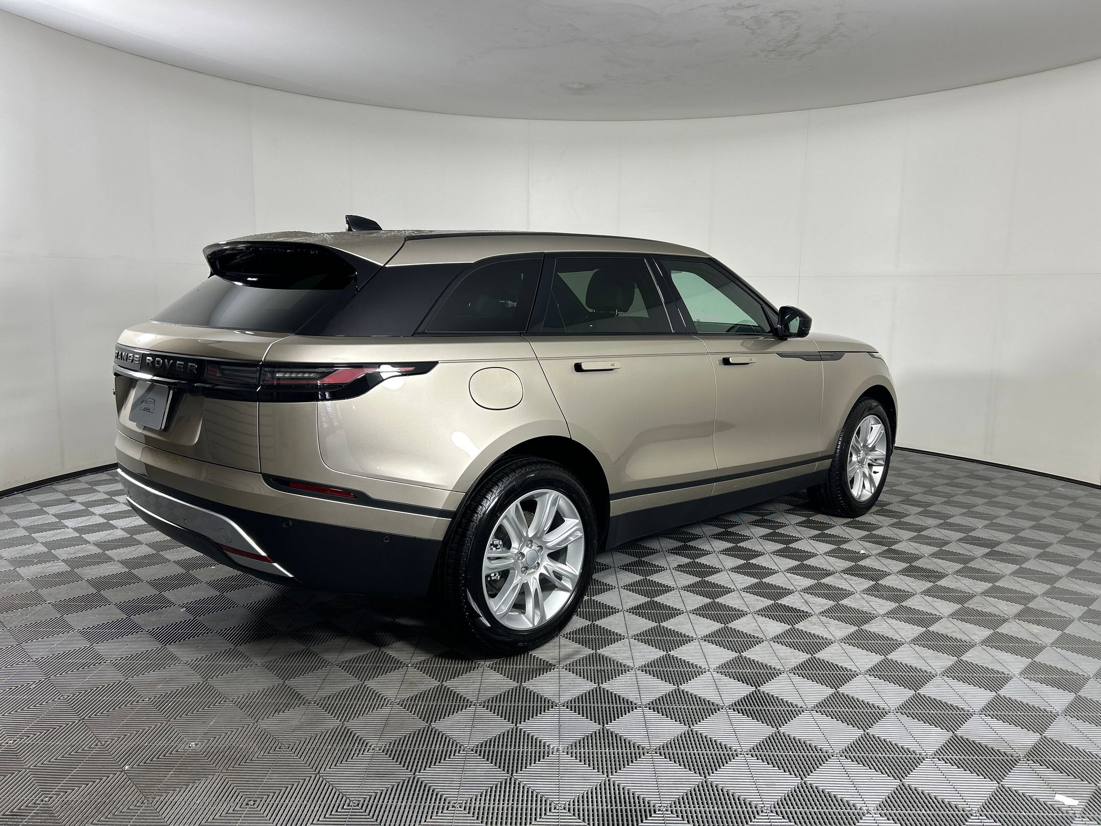 New 2026 Land Rover Range Rover Velar S image 7