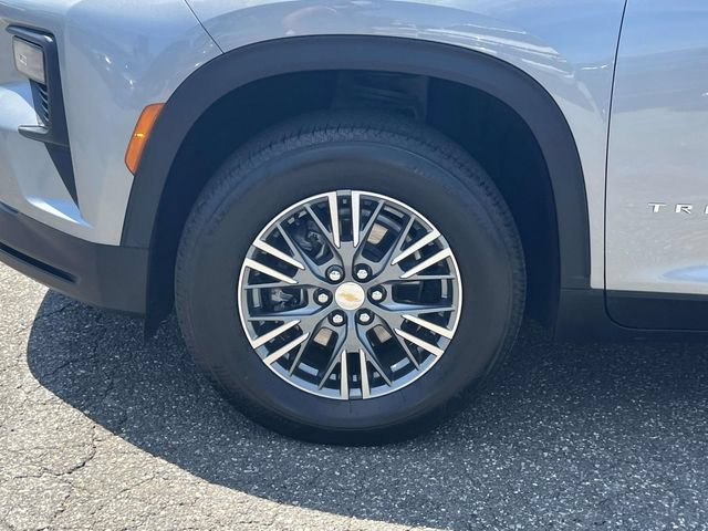 Used 2024 Chevrolet Traverse LS FWD image 12