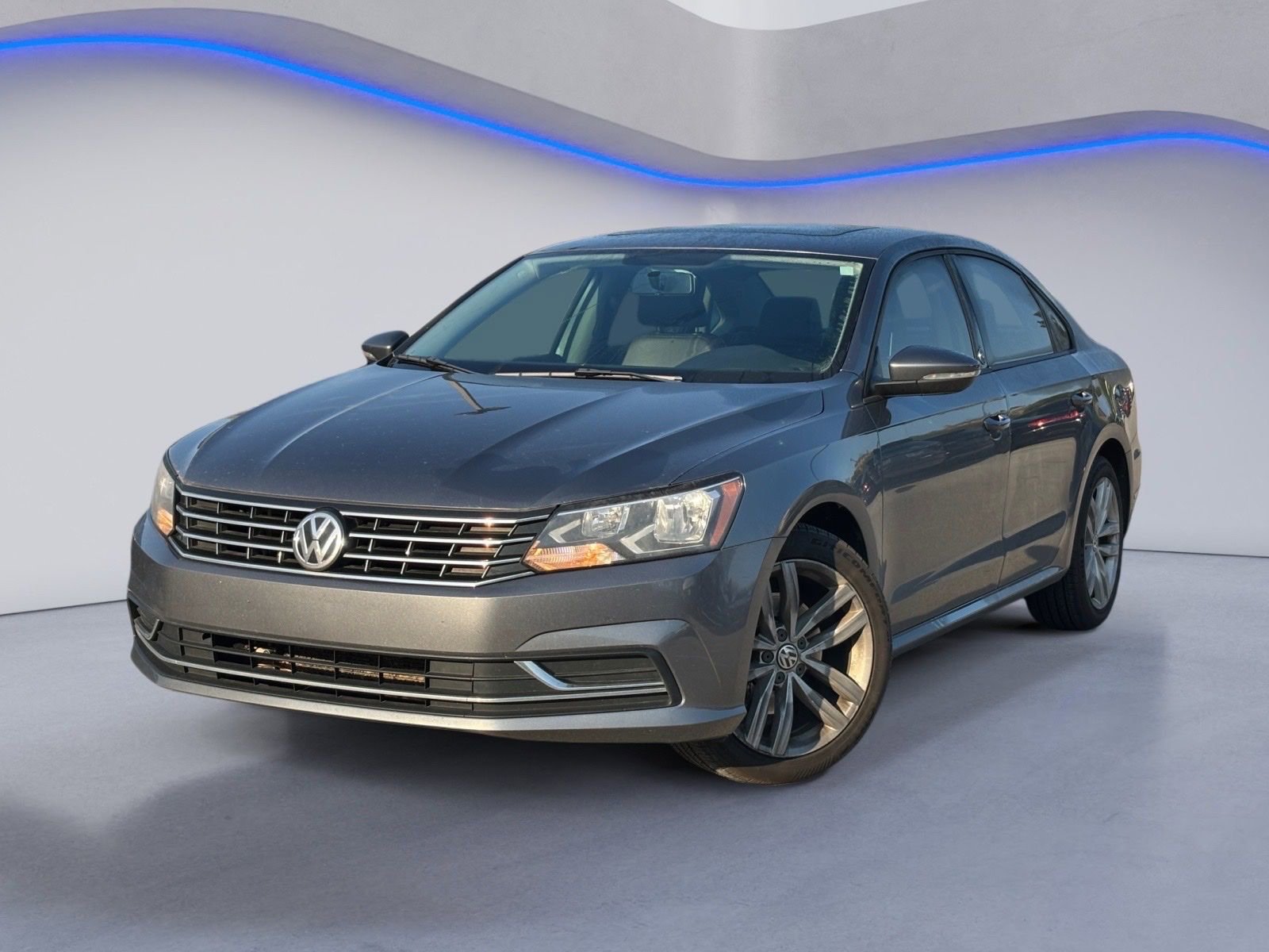 Used 2019 Volkswagen Passat 2.0T Wolfsburg w/ Wheels & Sunroof Package image 2