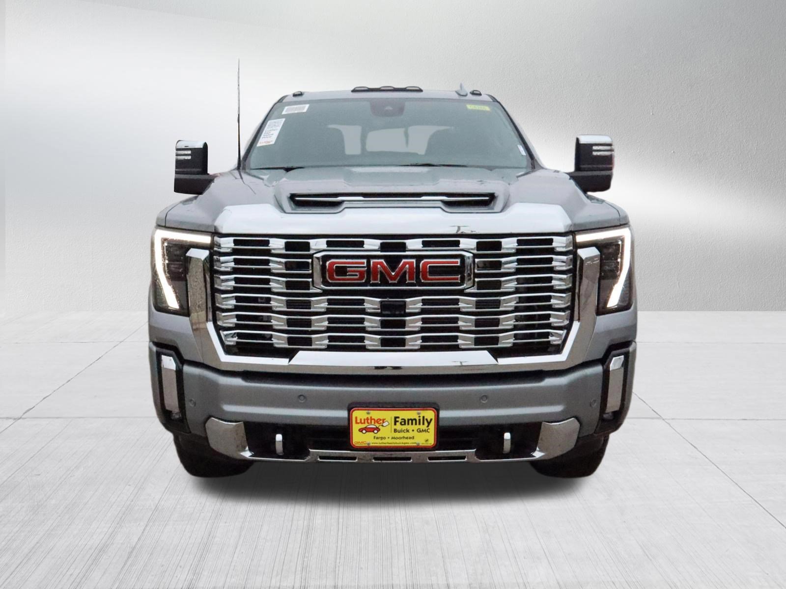 New 2026 GMC Sierra 3500 Denali w/ Denali Reserve Package AWD/4WD image 2