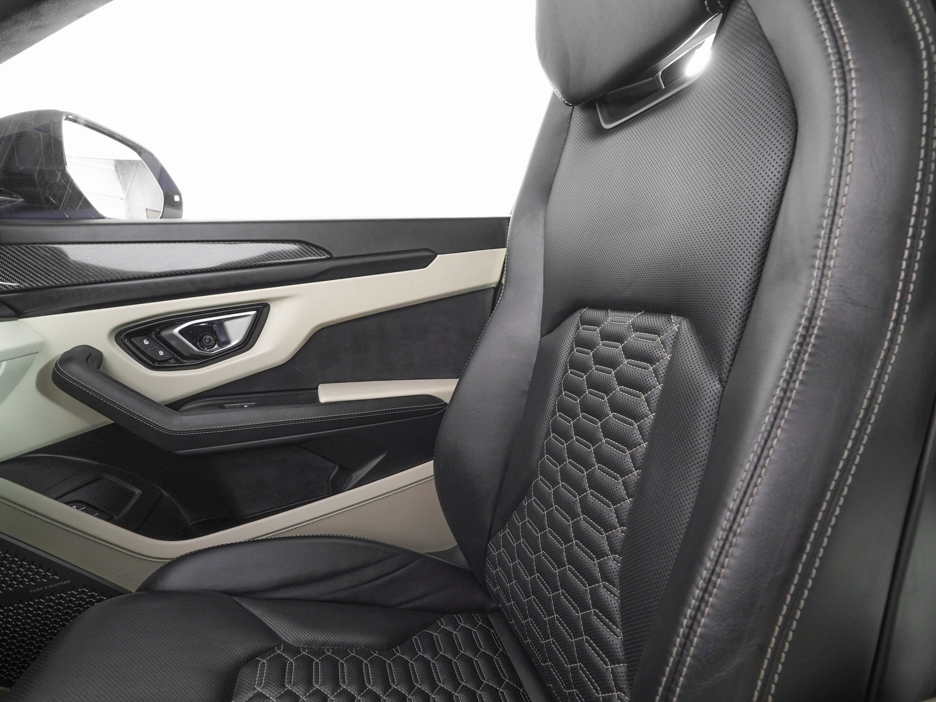 Used 2021 Lamborghini Urus image 29