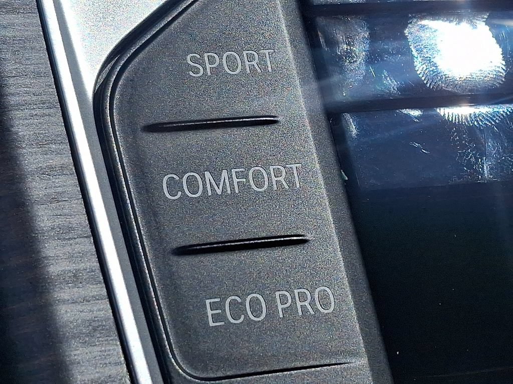 Used 2026 BMW 330i xDrive Sedan w/ M Sport Package AWD/4WD image 25