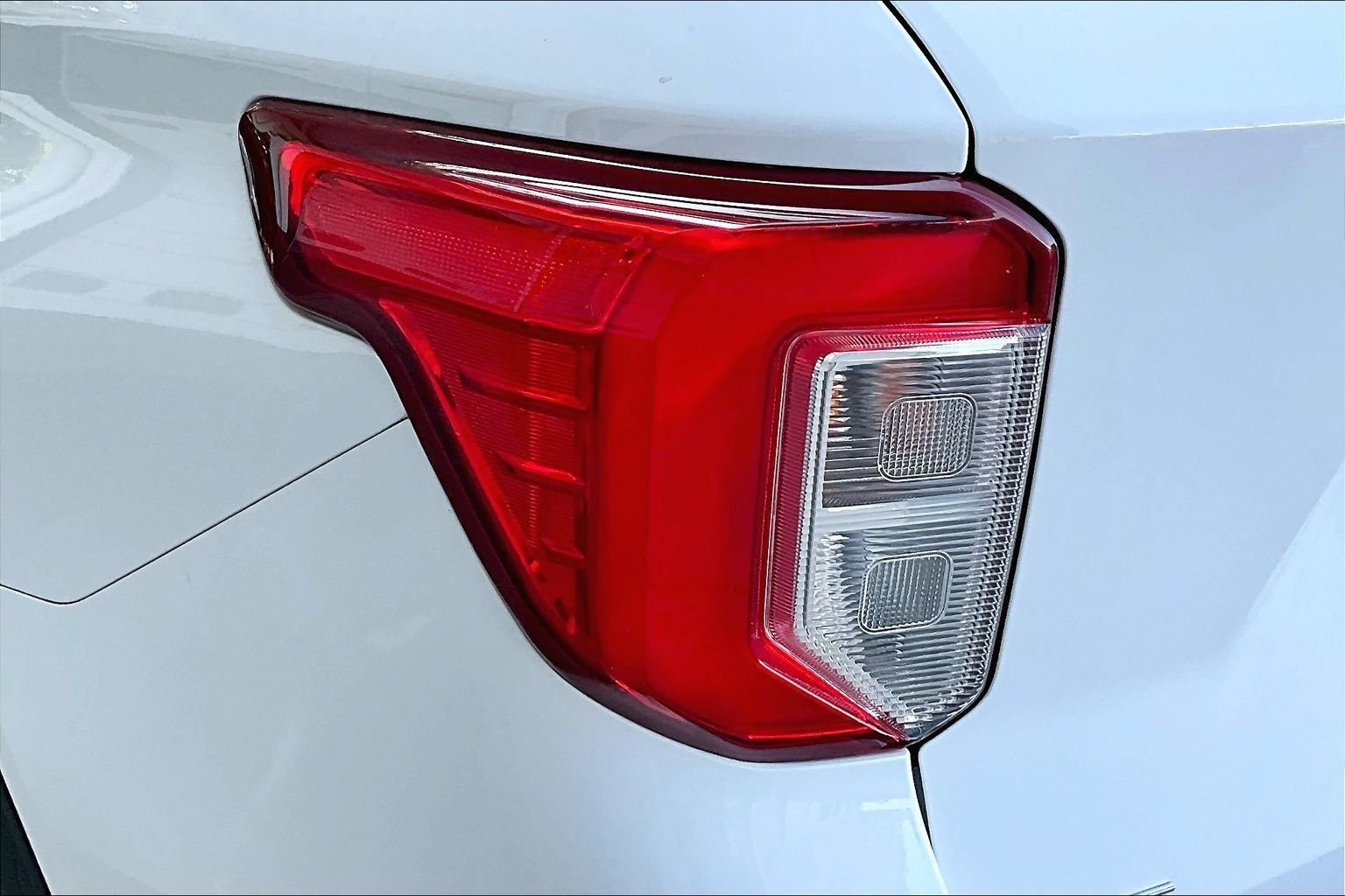Used 2021 Ford Explorer XLT RWD image 23