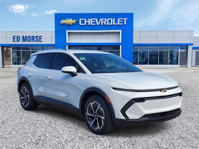 New 2026 Chevrolet Equinox EV LT image 2