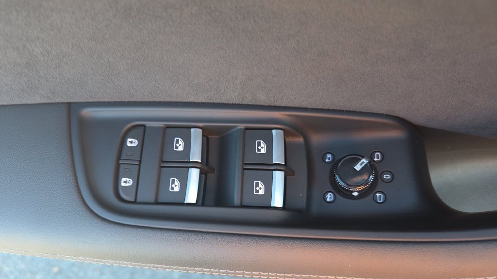 Used 2024 Audi SQ8 Premium Plus AWD/4WD image 11