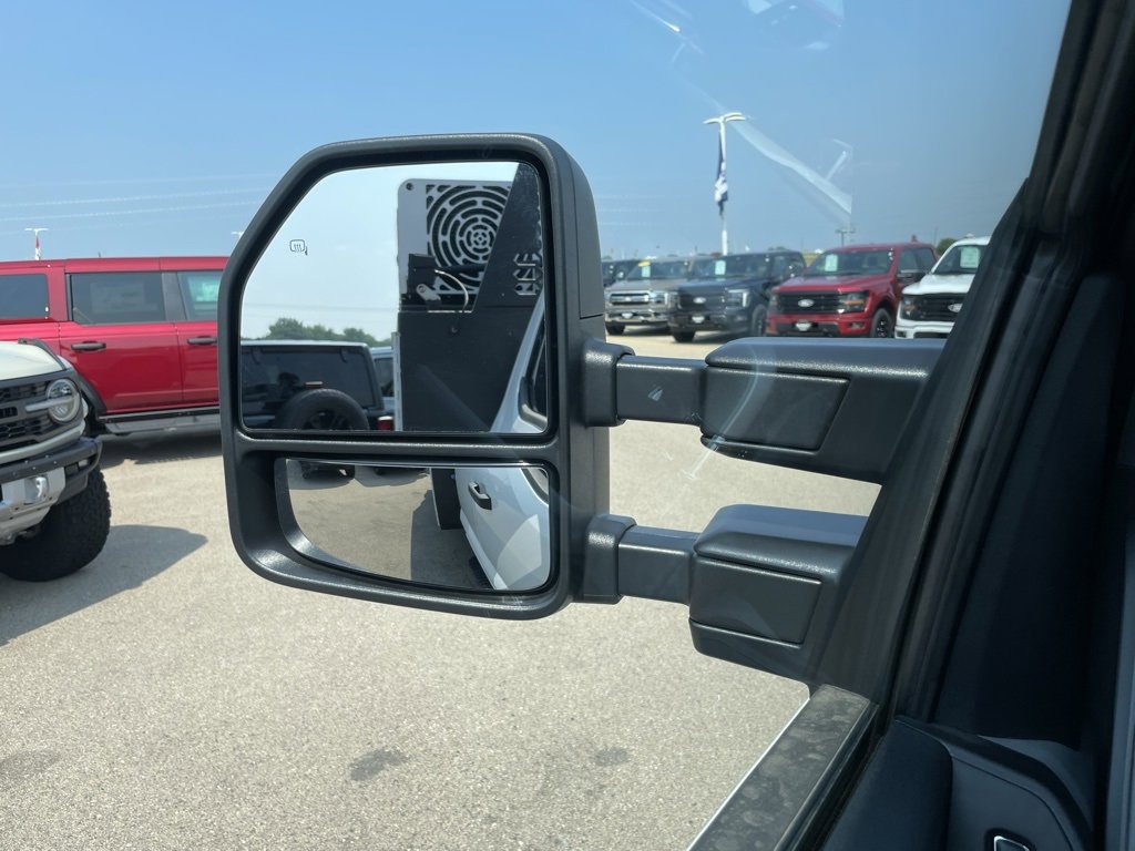 New 2025 Ford F550 4x4 SuperCab Super Duty image 43