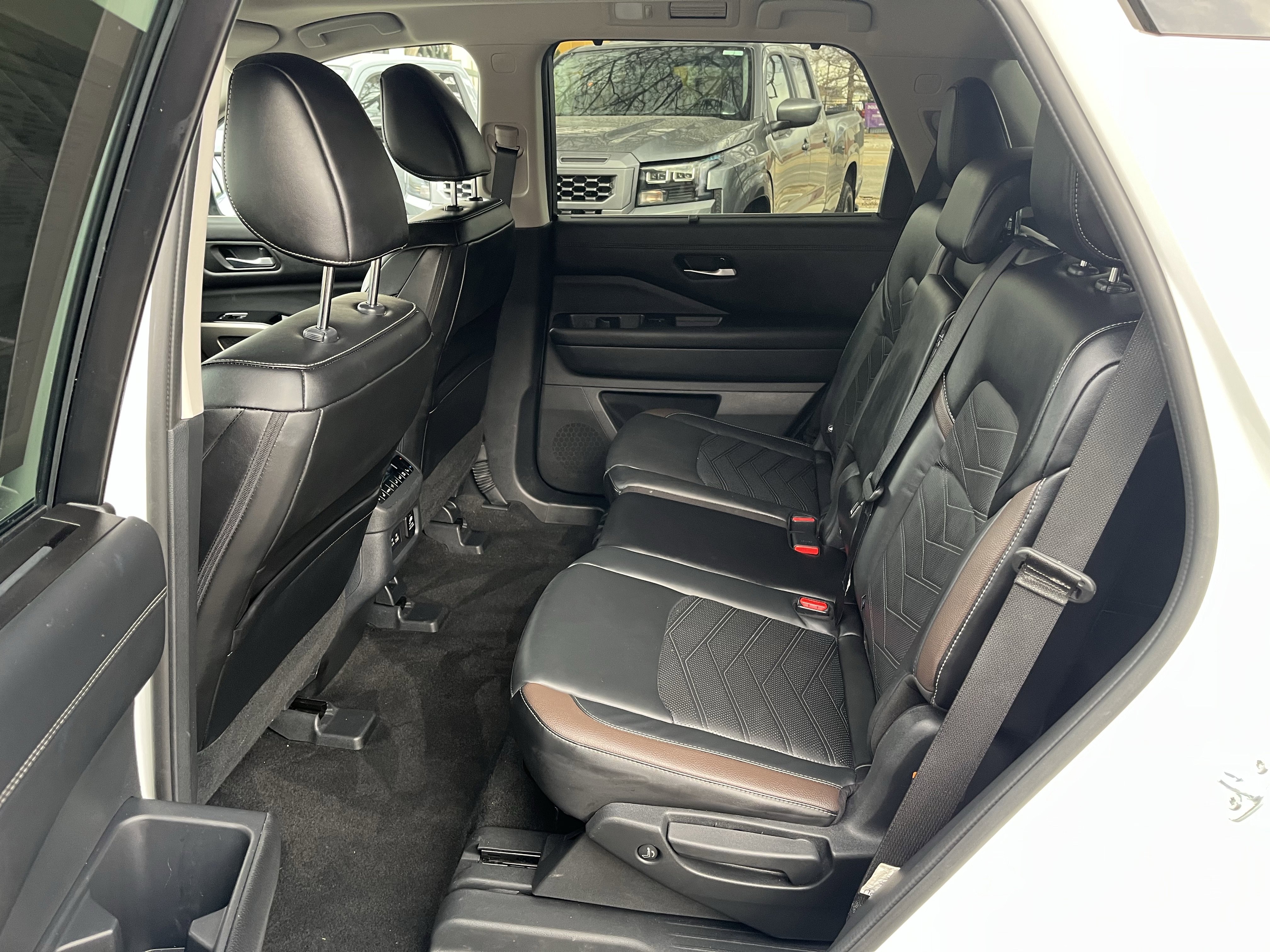 Certified 2024 Nissan Pathfinder Platinum w/ Cargo Package image 33