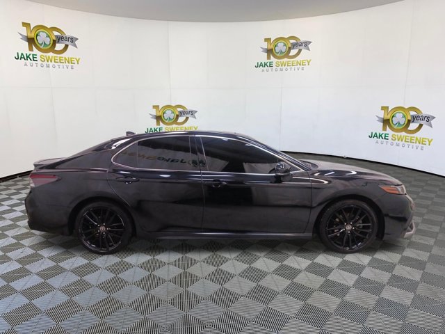Used 2021 Toyota Camry XSE image 11
