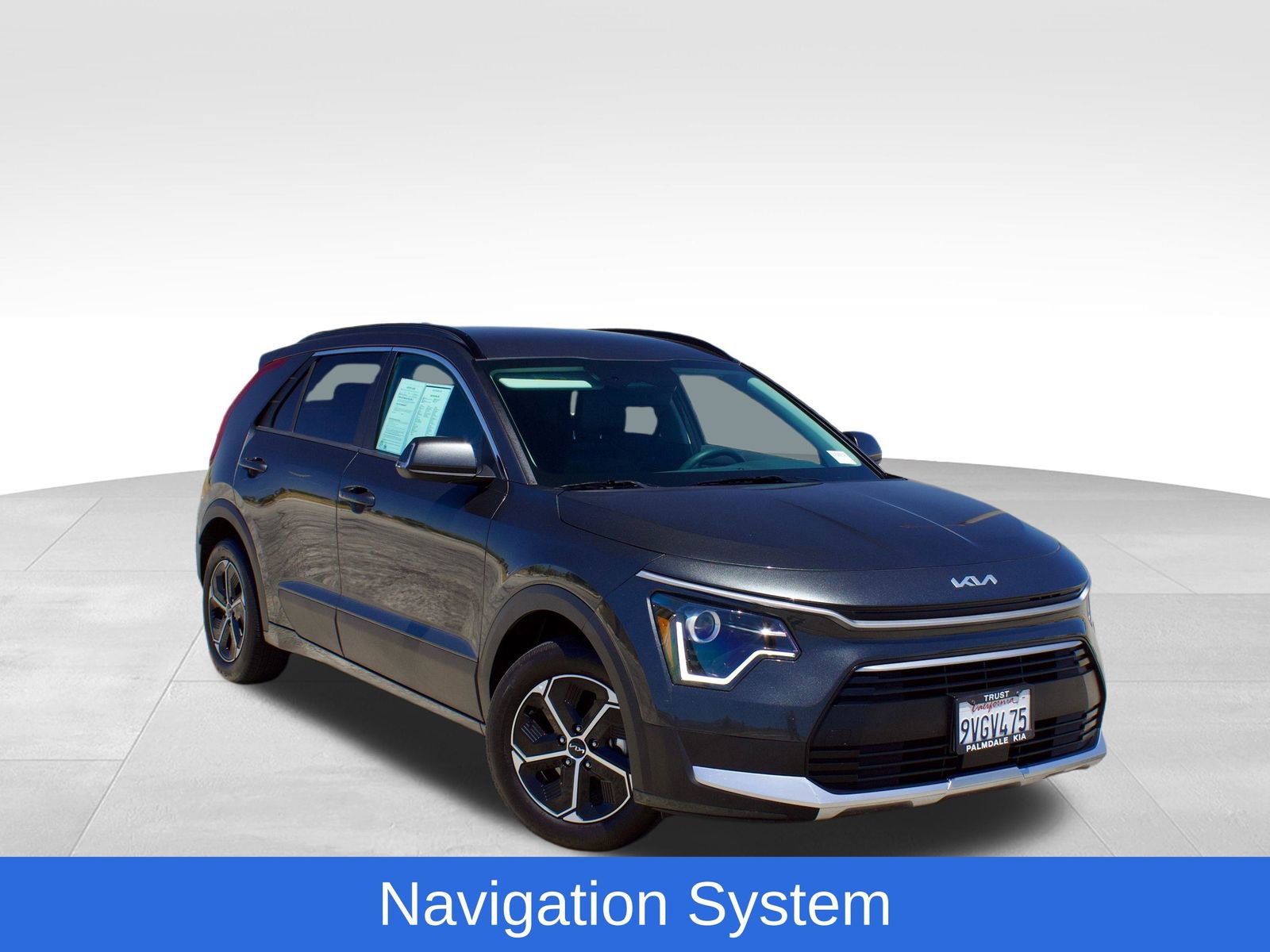Used 2025 Kia Niro EX FWD image 2