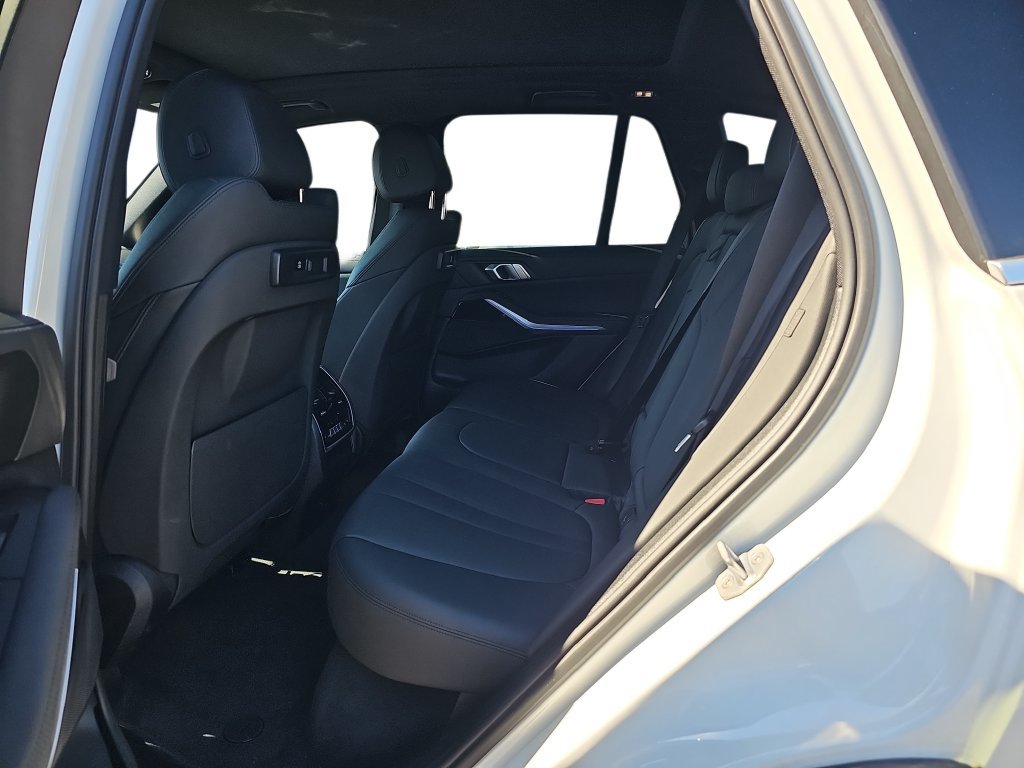 Used 2020 BMW X5 xDrive40i w/ Convenience Package AWD/4WD image 14
