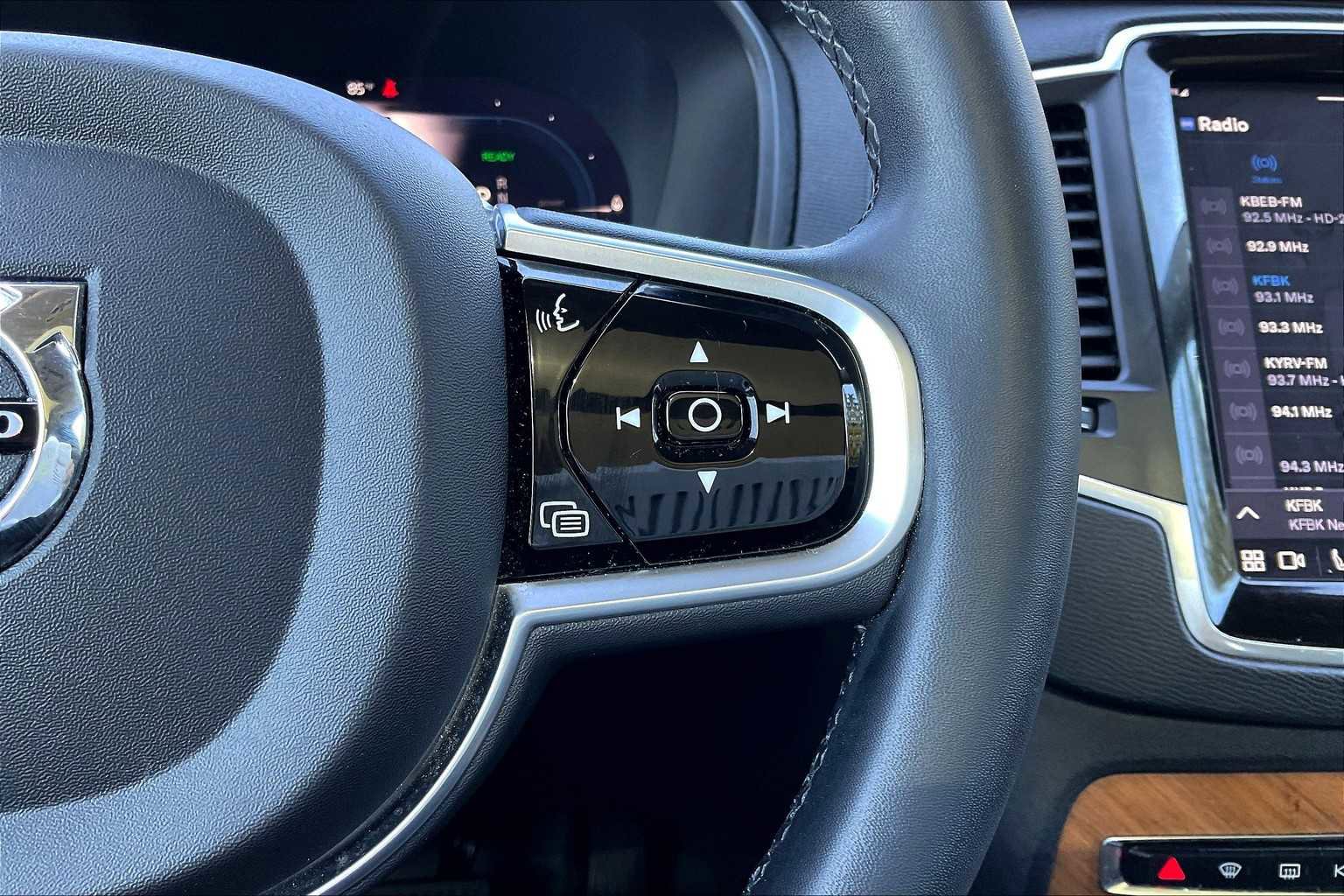 Used 2023 Volvo XC90 T8 Core image 22