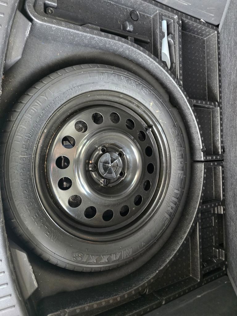 Used 2017 Ford Escape SE image 11