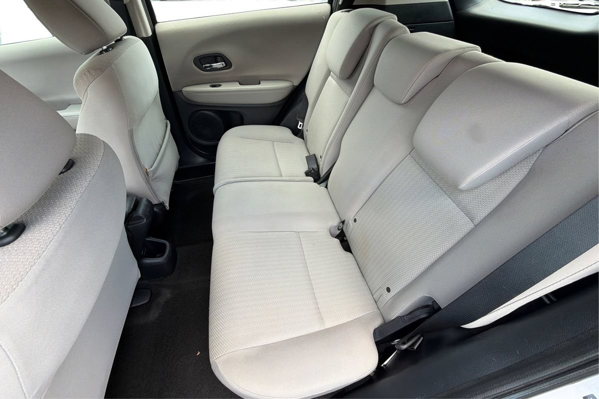 Used 2018 Honda HR-V LX image 10