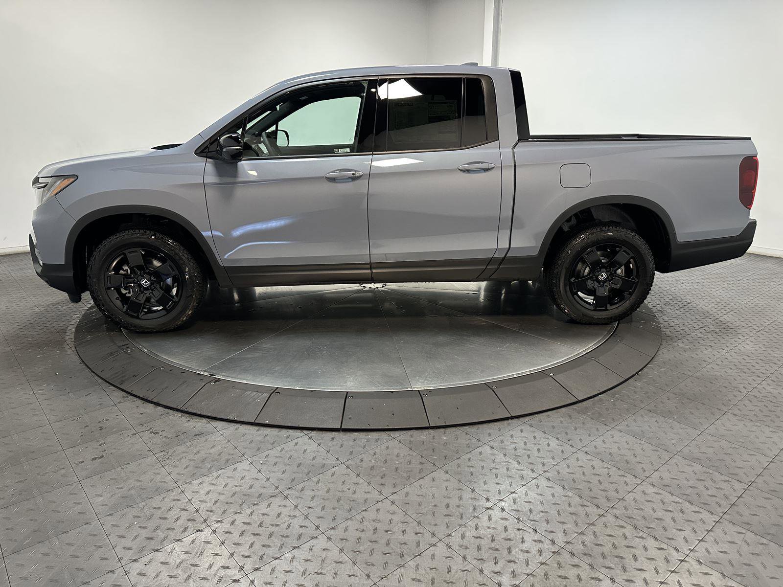 New 2026 Honda Ridgeline Black Edition image 8