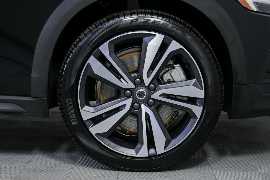 Certified 2025 Volvo V60 B5 Cross Country Plus image 39