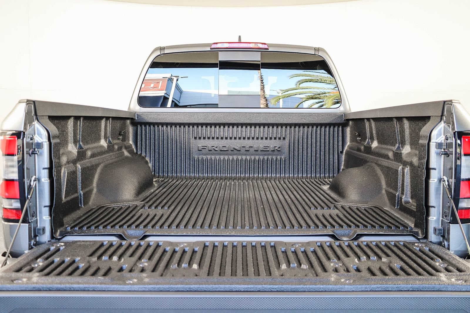 New 2027 Nissan Frontier SV w/ Tow Package RWD image 13