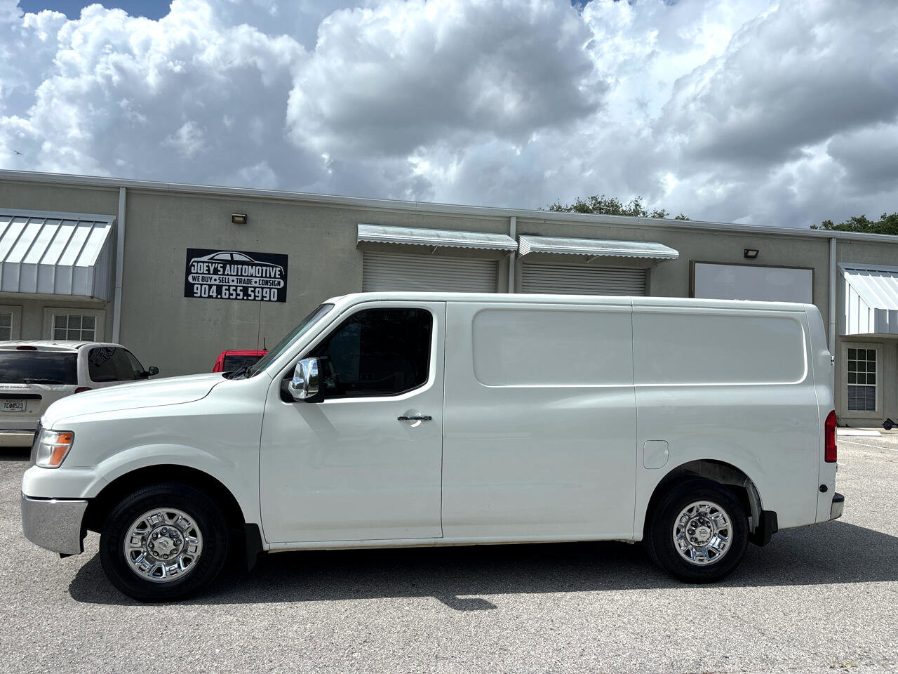 Used 2014 Nissan NV 2500 SV image 1