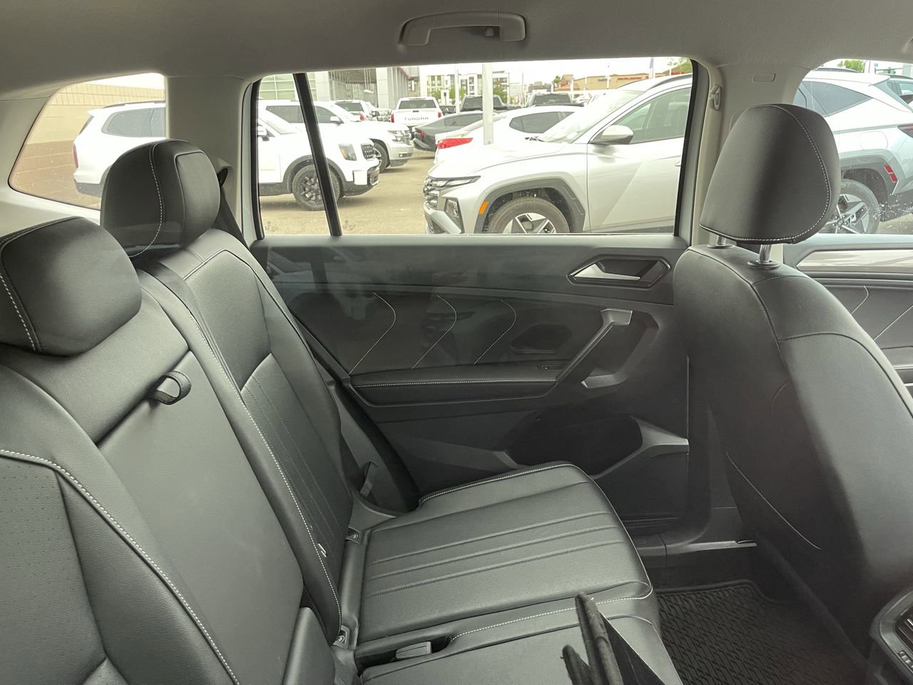 Used 2022 Volkswagen Tiguan SE AWD/4WD image 8