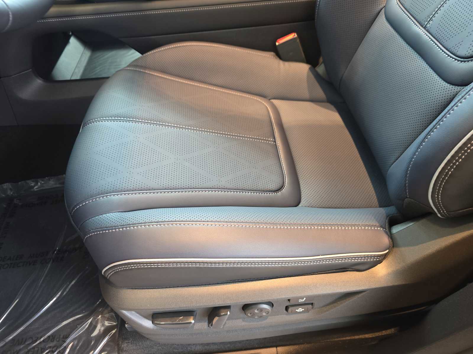 New 2026 INFINITI QX80 4WD w/ Sport Exterior Package image 17