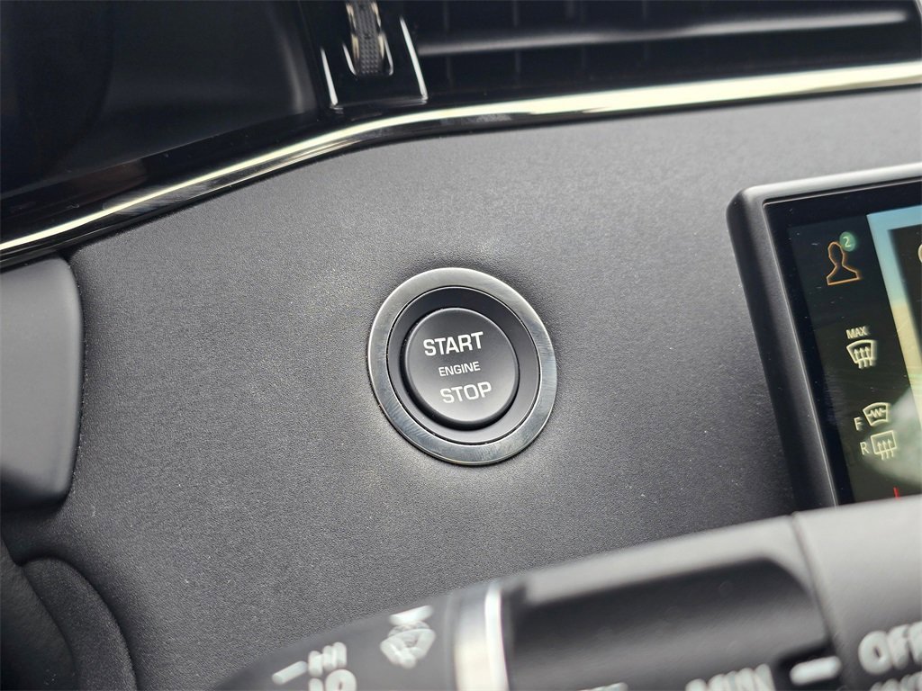 Used 2024 Land Rover Range Rover Evoque Dynamic SE image 17