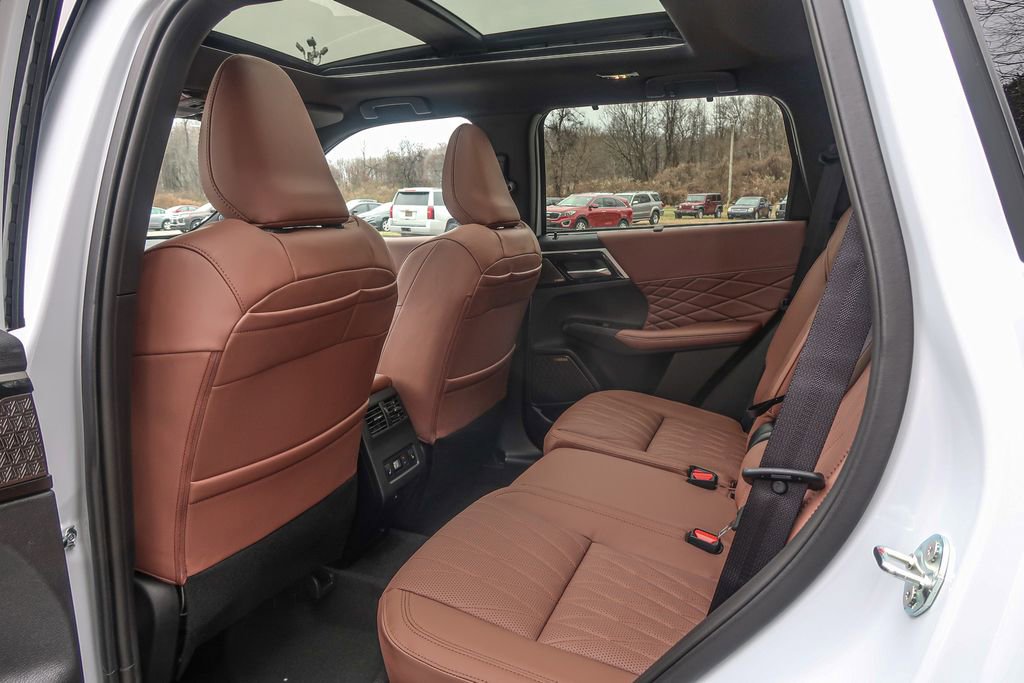 New 2026 Mitsubishi Outlander SEL image 30