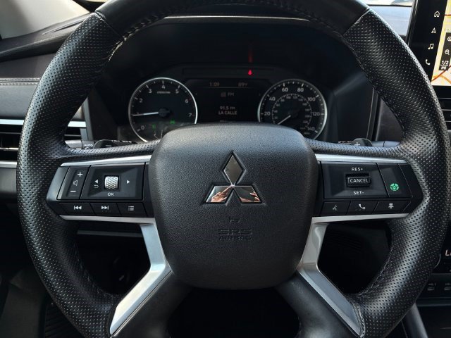 Used 2025 Mitsubishi Outlander SE AWD/4WD image 26