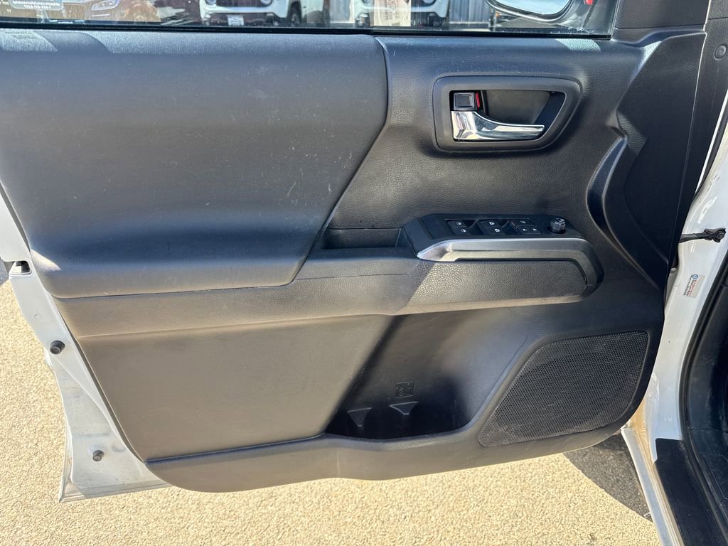 Used 2020 Toyota Tacoma TRD Sport w/ Technology Package AWD/4WD image 10