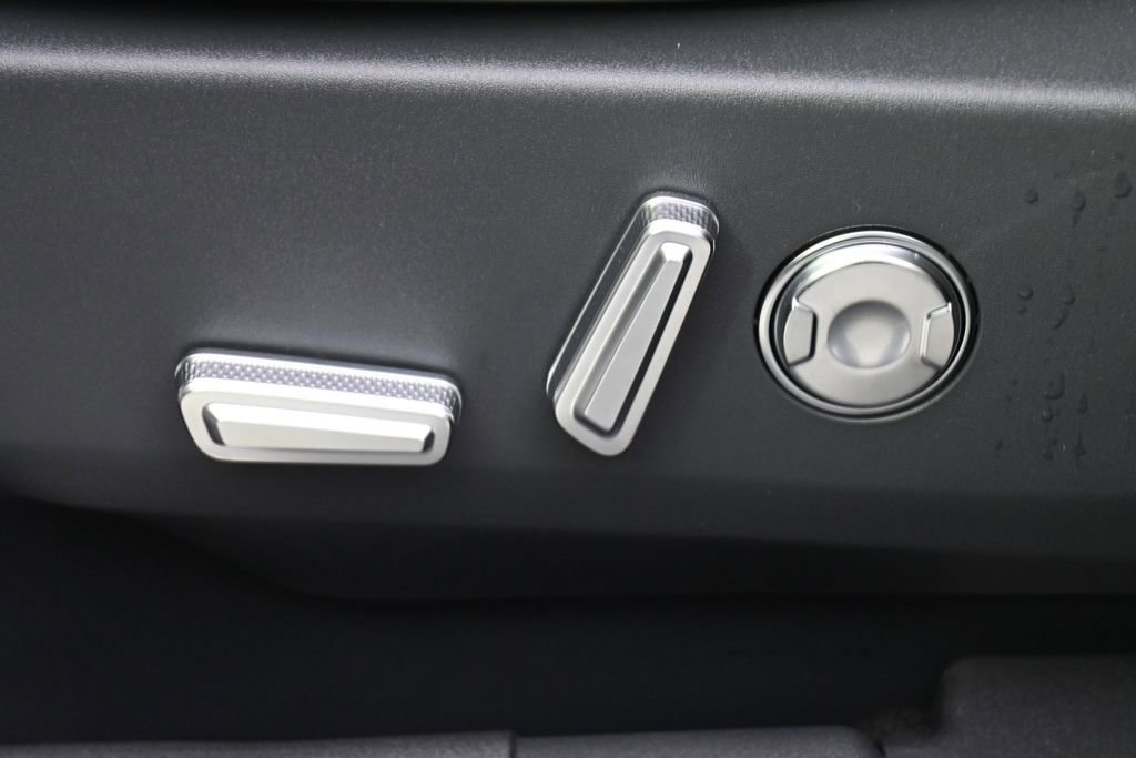 New 2026 Lincoln Nautilus Reserve w/ Jet Appearance Package image 14