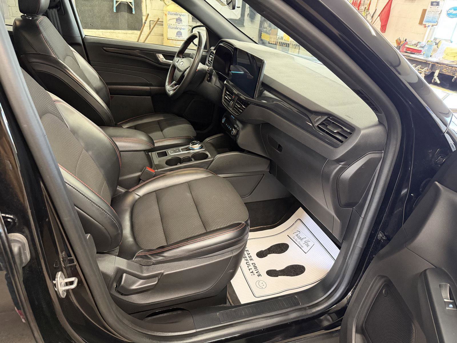 Used 2023 Ford Escape ST-Line w/ Tech Pack #1 image 29