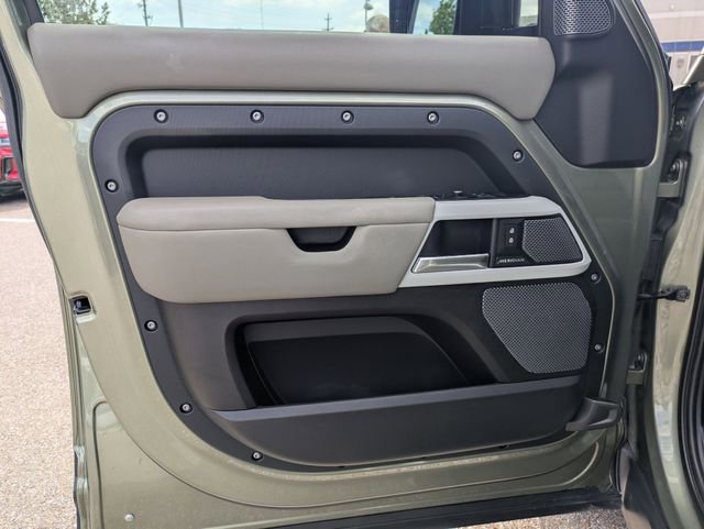 Used 2020 Land Rover Defender 110 SE AWD/4WD image 25