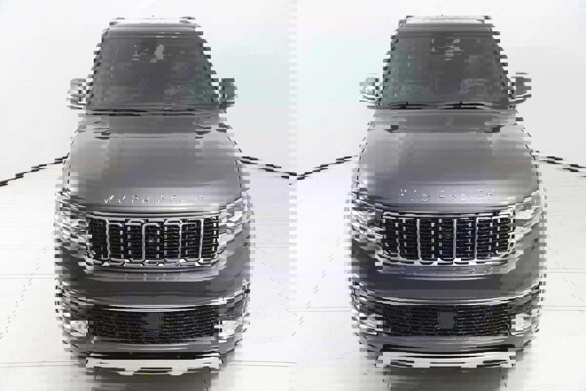 Used 2023 Jeep Grand Cherokee Laredo X image 66
