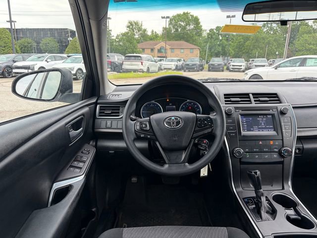 Used 2017 Toyota Camry LE FWD image 3