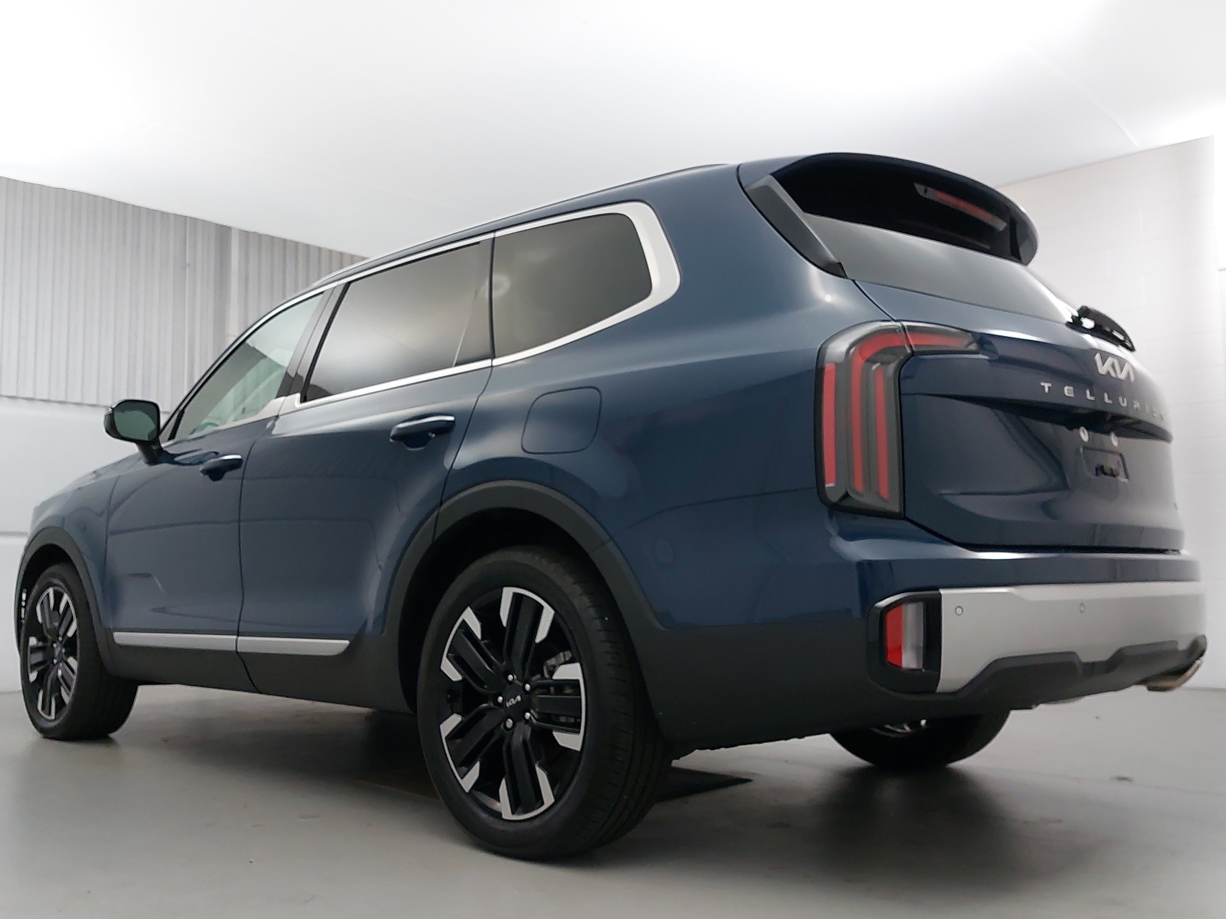 Used 2024 Kia Telluride SX Prestige image 3