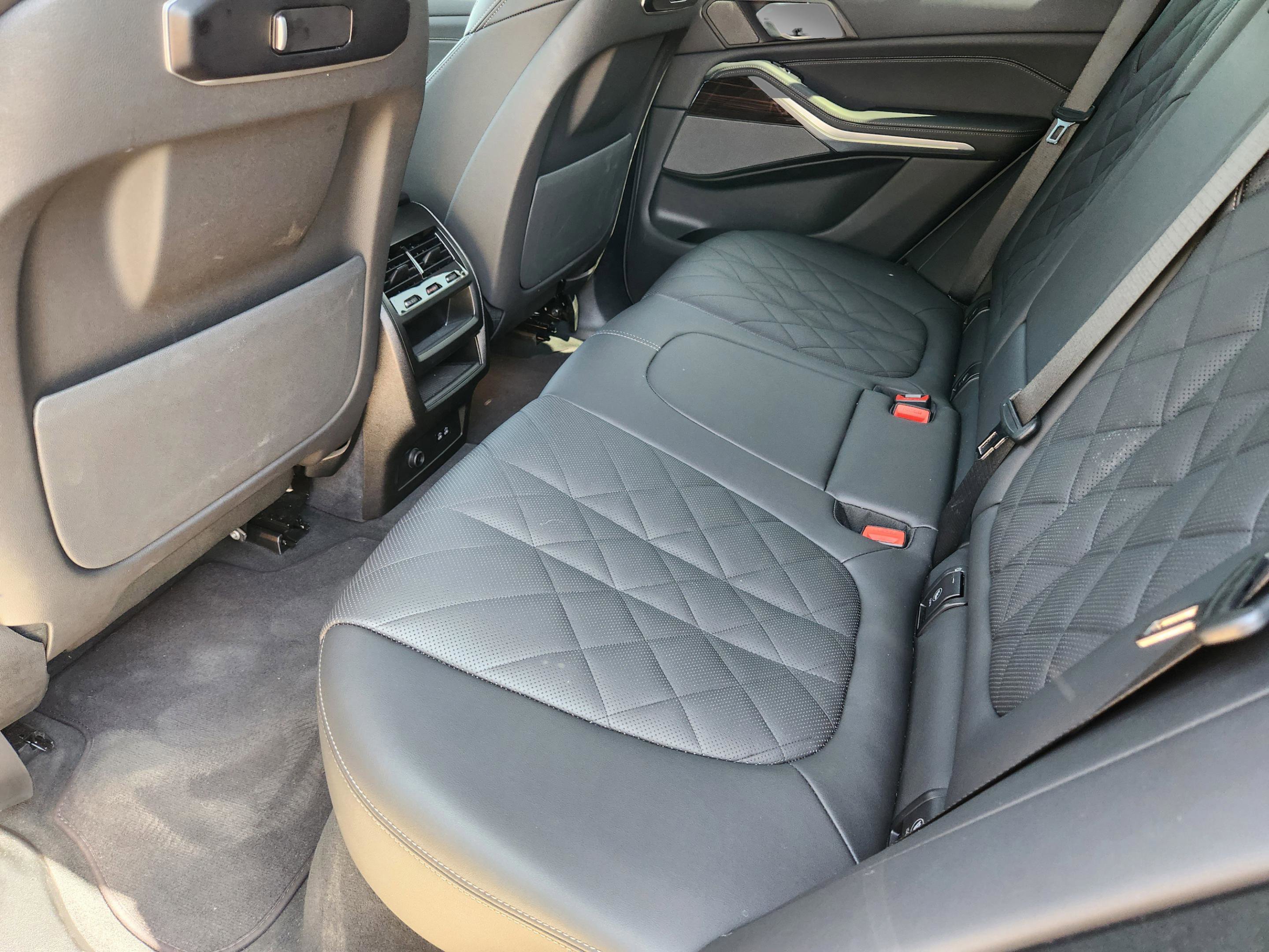 Used 2026 BMW X5 sDrive40i image 23