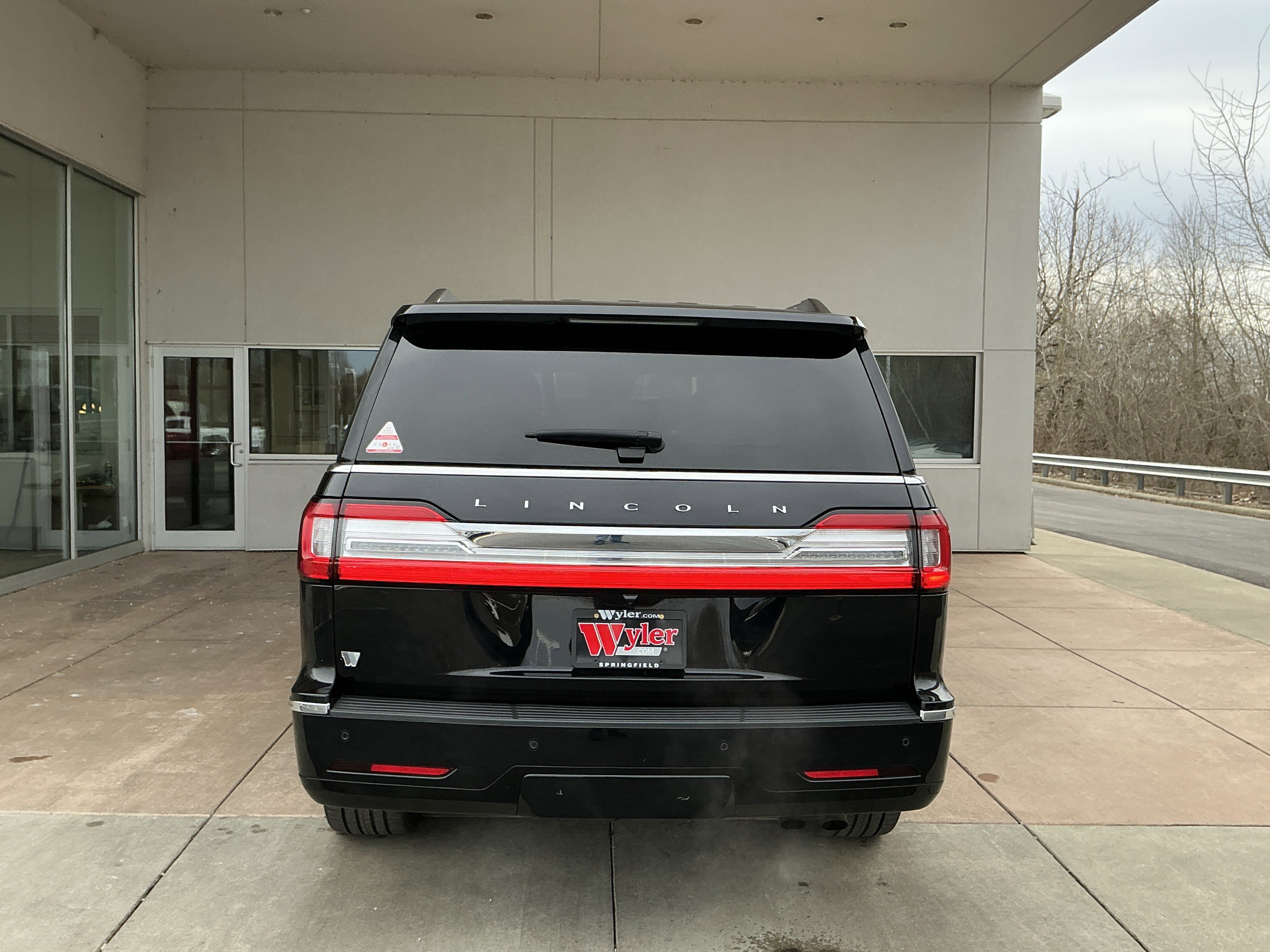 Used 2021 Lincoln Navigator Reserve w/ Luxury Package image 21