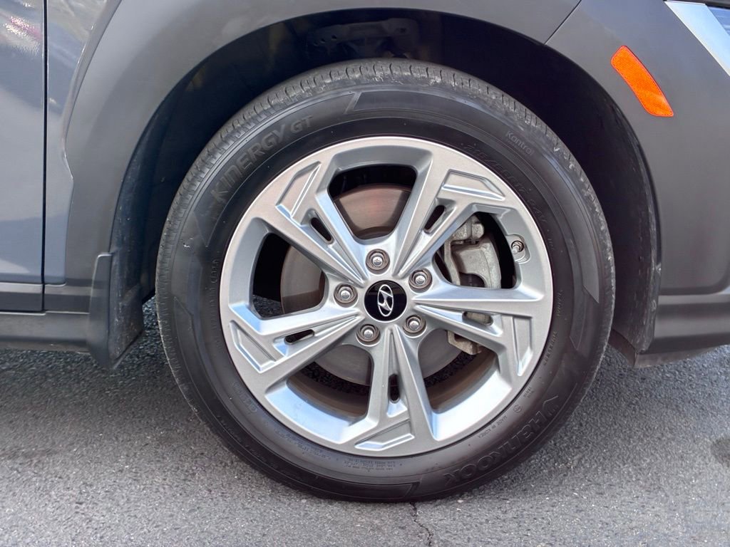 Used 2023 Hyundai Kona SEL AWD/4WD image 48