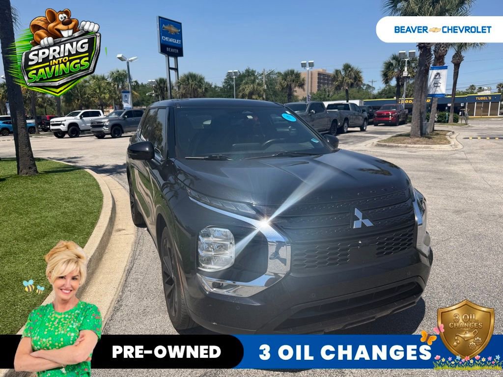 Used 2024 Mitsubishi Outlander SE image 2