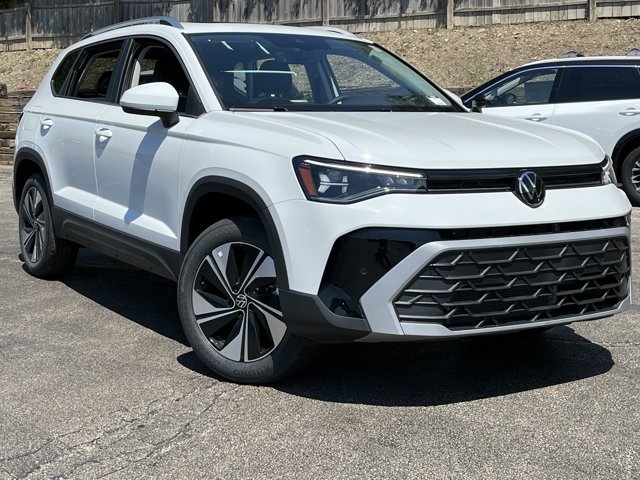 New 2026 Volkswagen Taos SE
