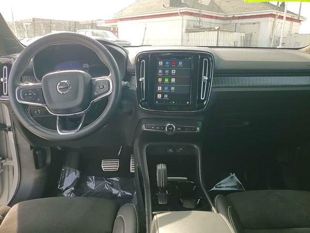 Used 2021 Volvo XC40 P8 Recharge w/ Advanced Package image 12