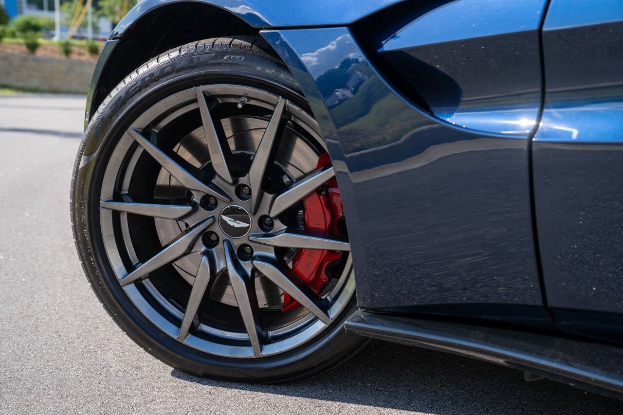 Used 2020 Aston Martin V8 Vantage Coupe RWD image 26