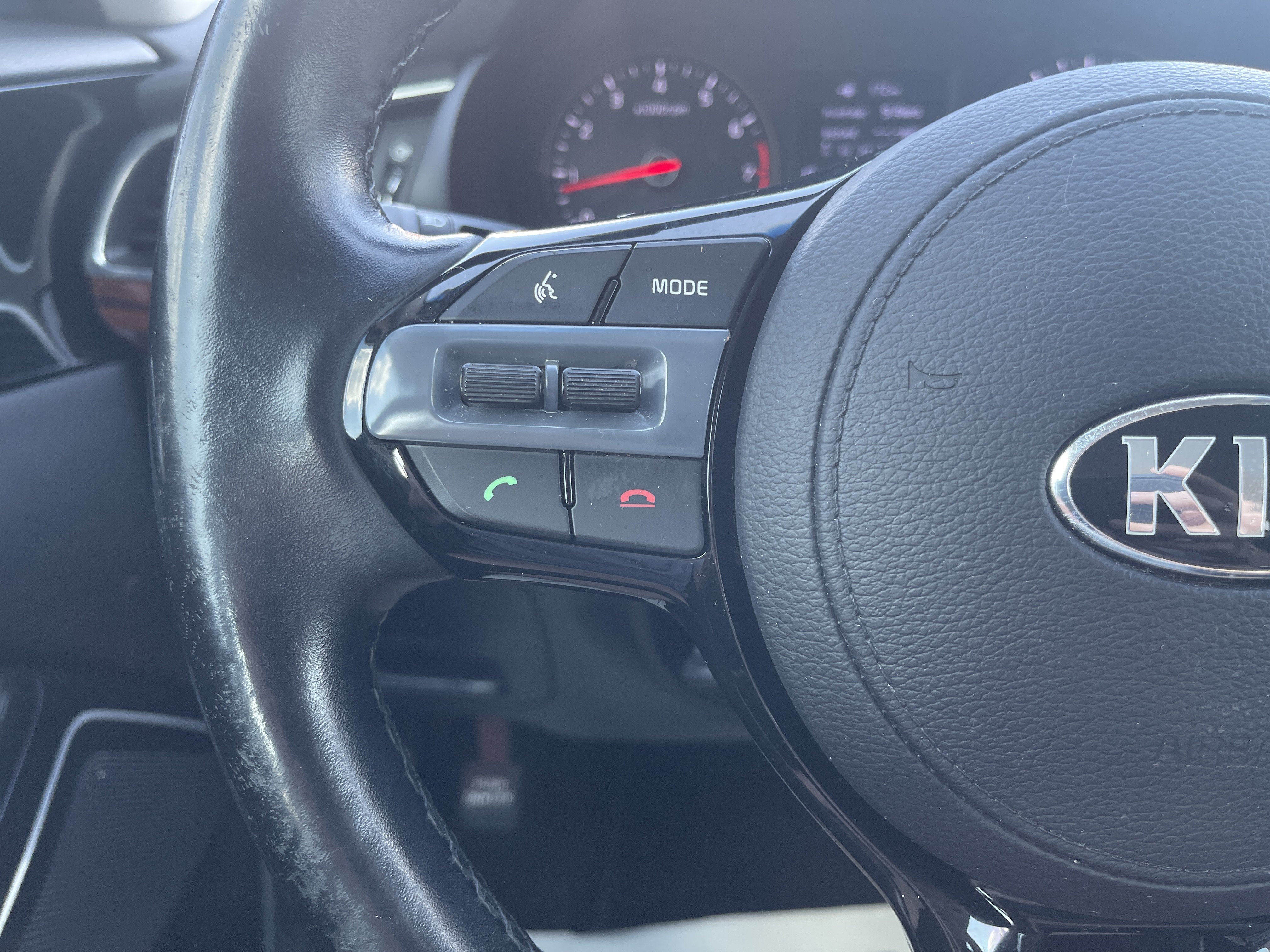 Used 2017 Kia Cadenza Premium FWD image 21