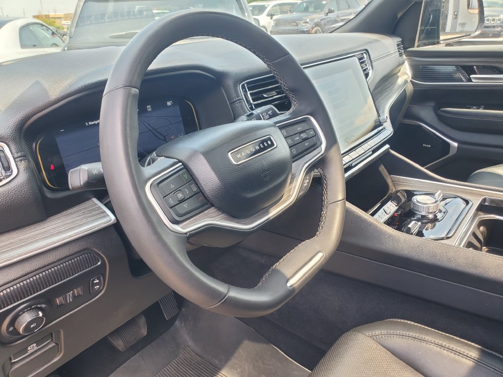 Used 2024 Jeep Wagoneer L Series III w/ Premium Group I AWD/4WD image 12
