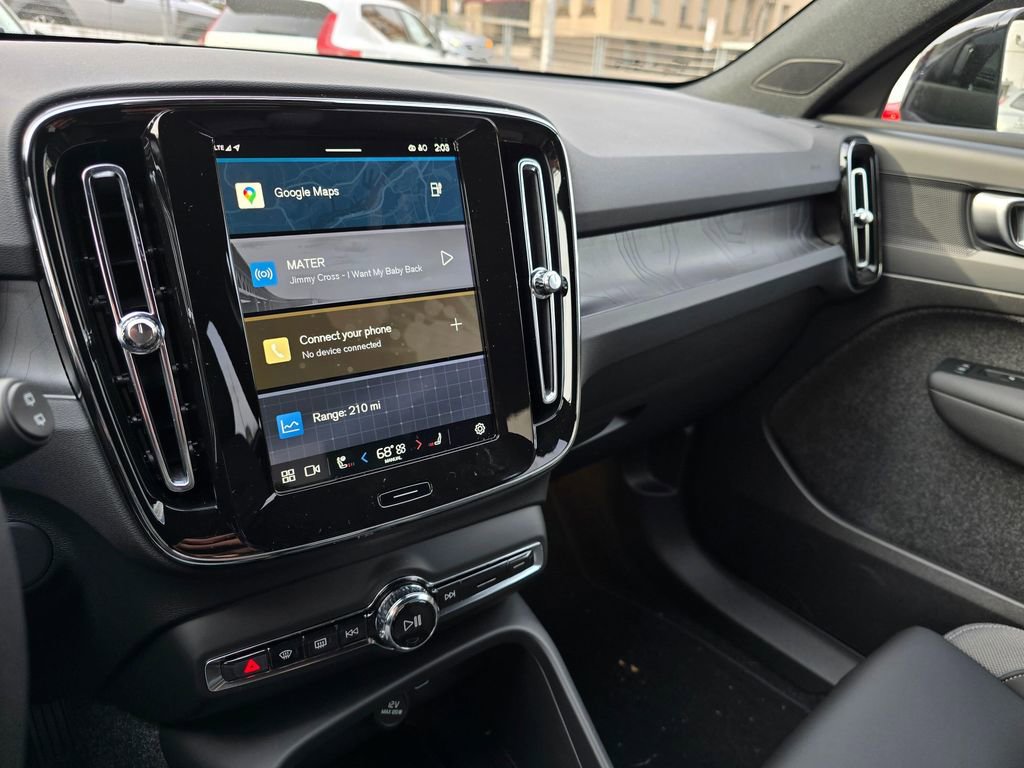 New 2025 Volvo EX40 Core w/ Climate Package image 26