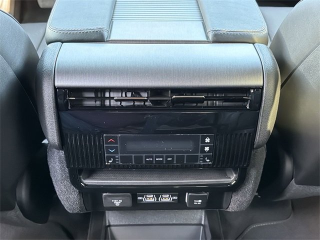 New 2025 Jeep Wagoneer L Series II w/ Premium Group I image 19